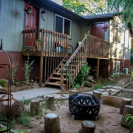 The 8Th Street Retreat Villa